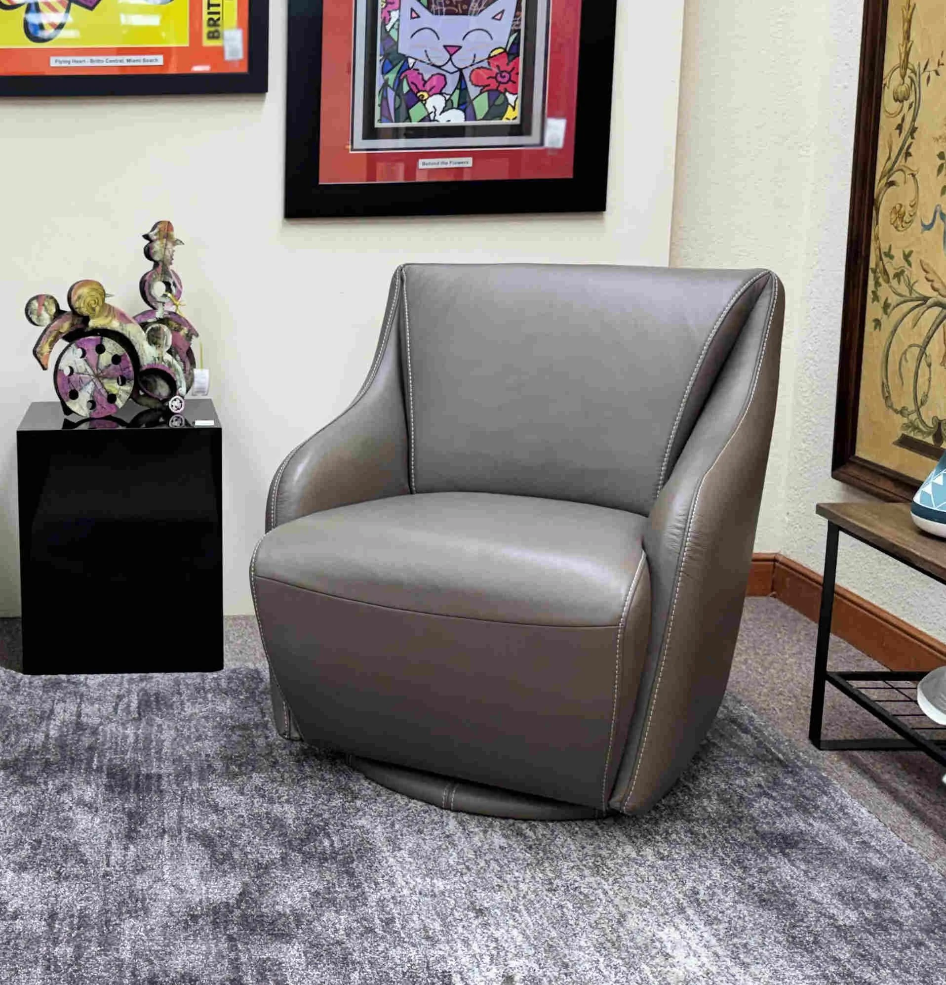 w-schillig-german-leather-nikki-swivel-lounge-chair 03.jpg