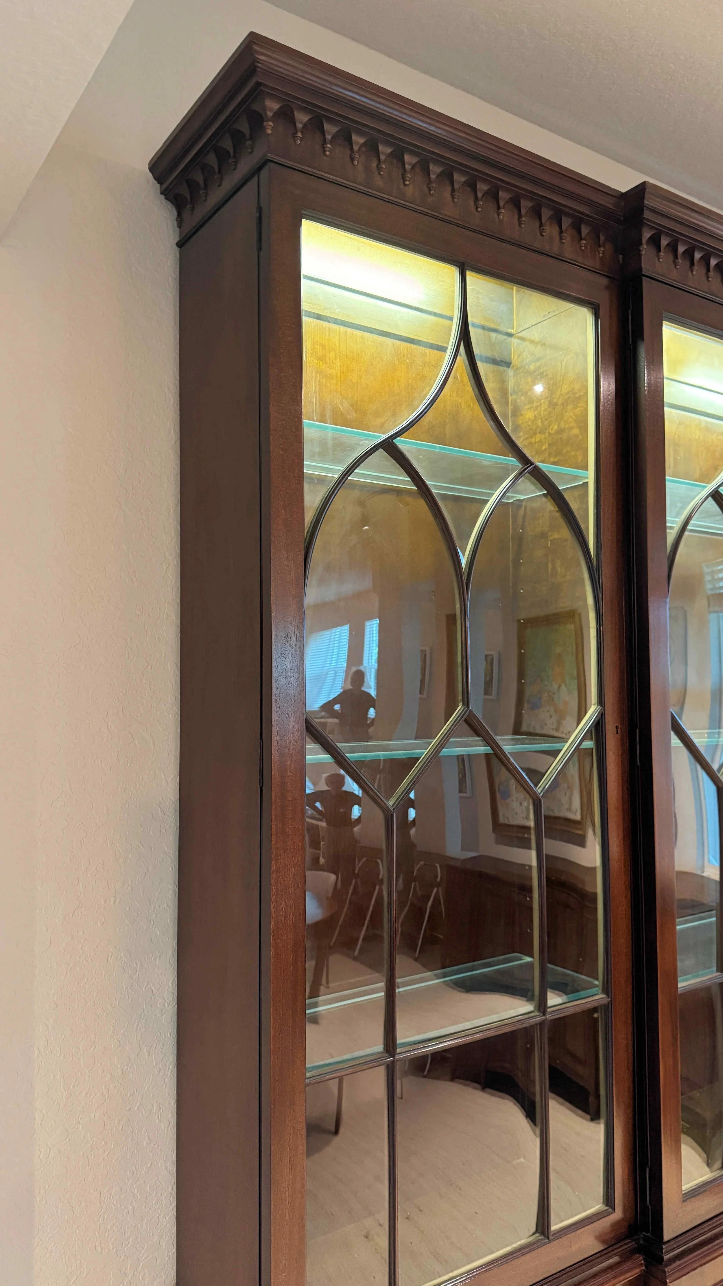 baker-collectors-edition-mahogany-breakfront-china-display-cabinet 10a.jpg