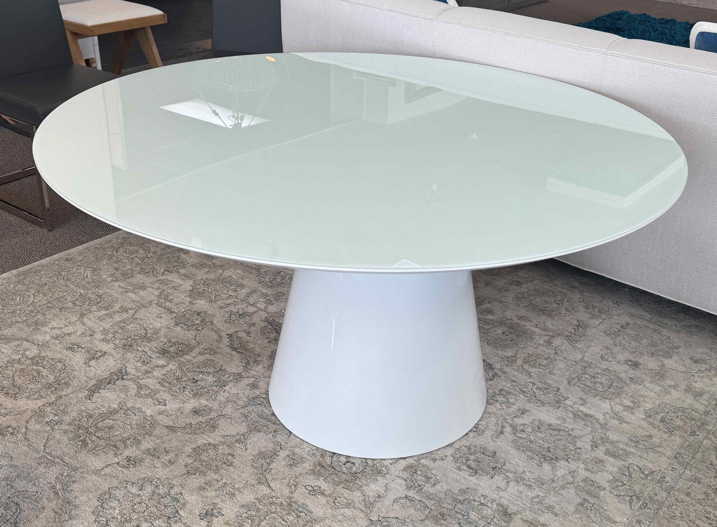 sobe-modern-round-embossed-glass-dining-table 04.jpg