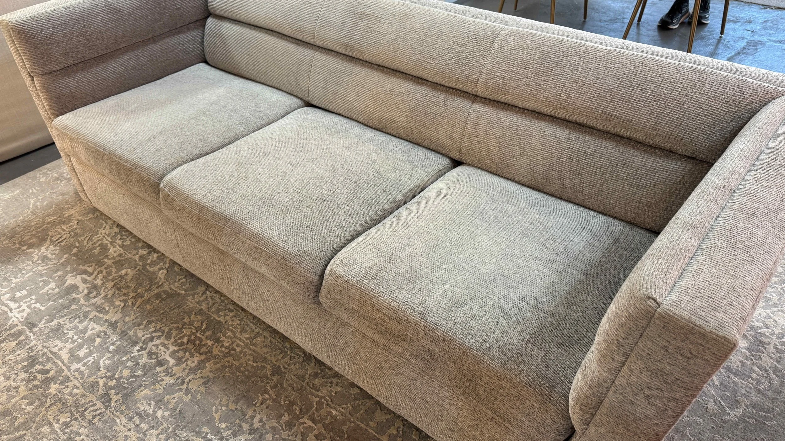 bernhardt-interiors-contemporary-sofa 09.jpg