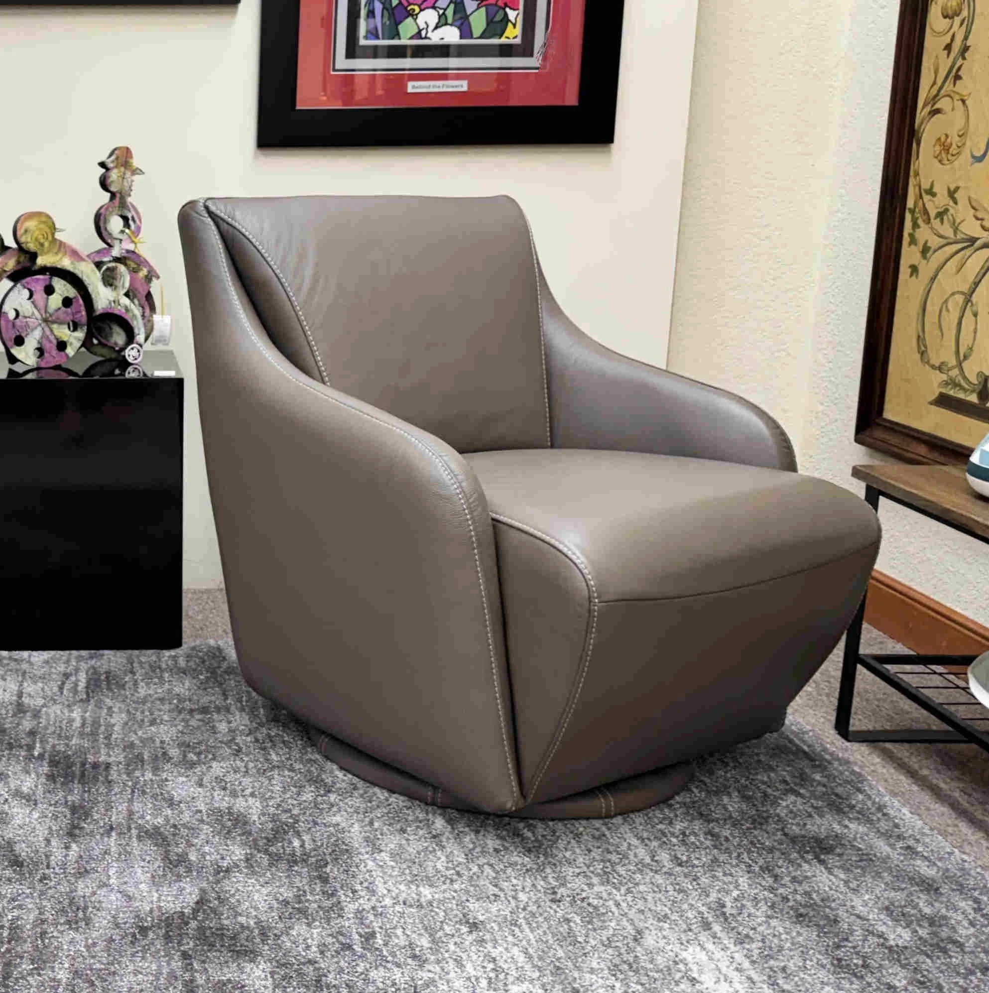 w-schillig-german-leather-nikki-swivel-lounge-chair 02.jpg
