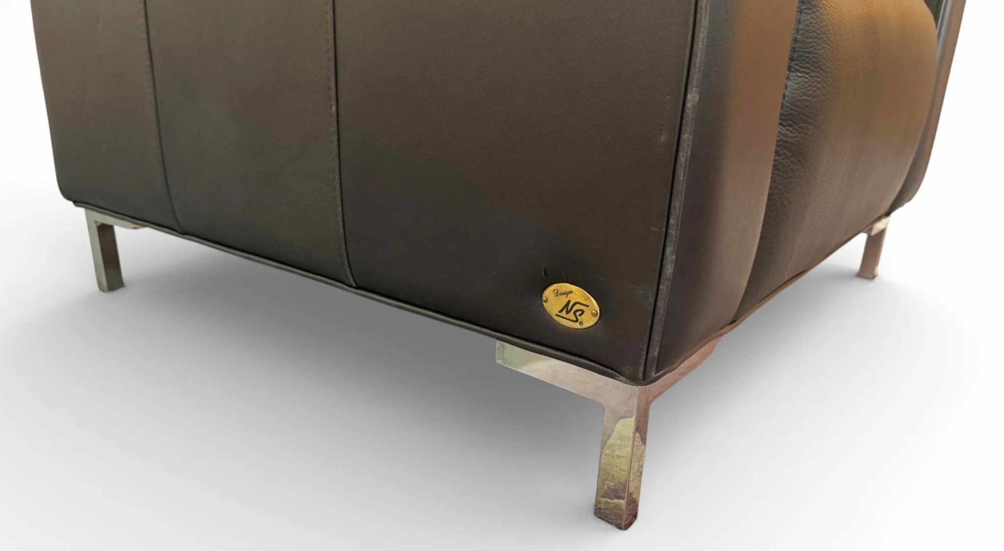 design-ns-tufted-leather-lounge-chair 02-sh.jpg