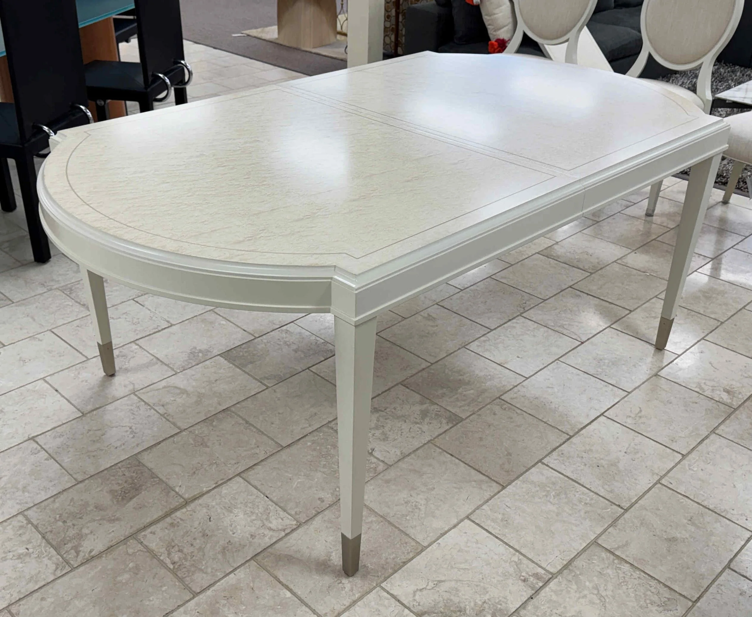 caracole-feast-your-eyes-dining-table 04.jpg