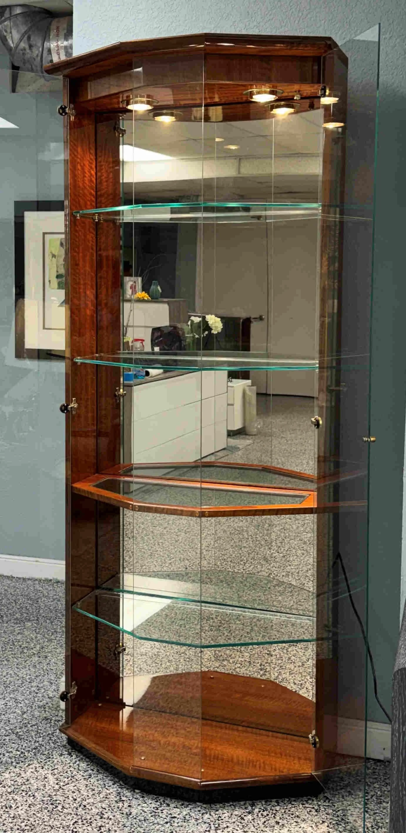 henredon-mahogany-lighted-bunching-curio-cabinets-set-pair-of-2 02.jpg