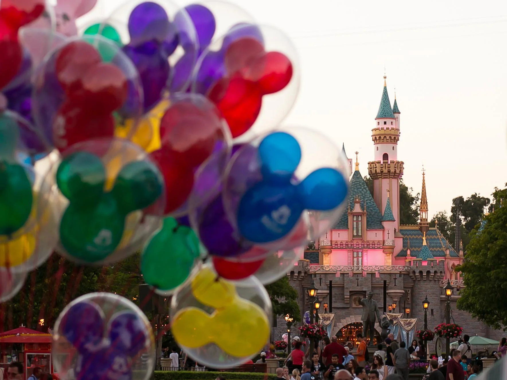 2013_HOLTFAM_DISNEYLAND_096.jpg