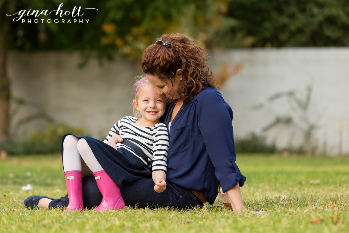  Family, casual, relaxed, fun, lifestyle, love, Los Angeles Family Photographer, Orange County Family Photographer, siblings, brother, sister, mother and daughter, father and son, mother and son, father and daughters, babies, Headshots, what to wear,