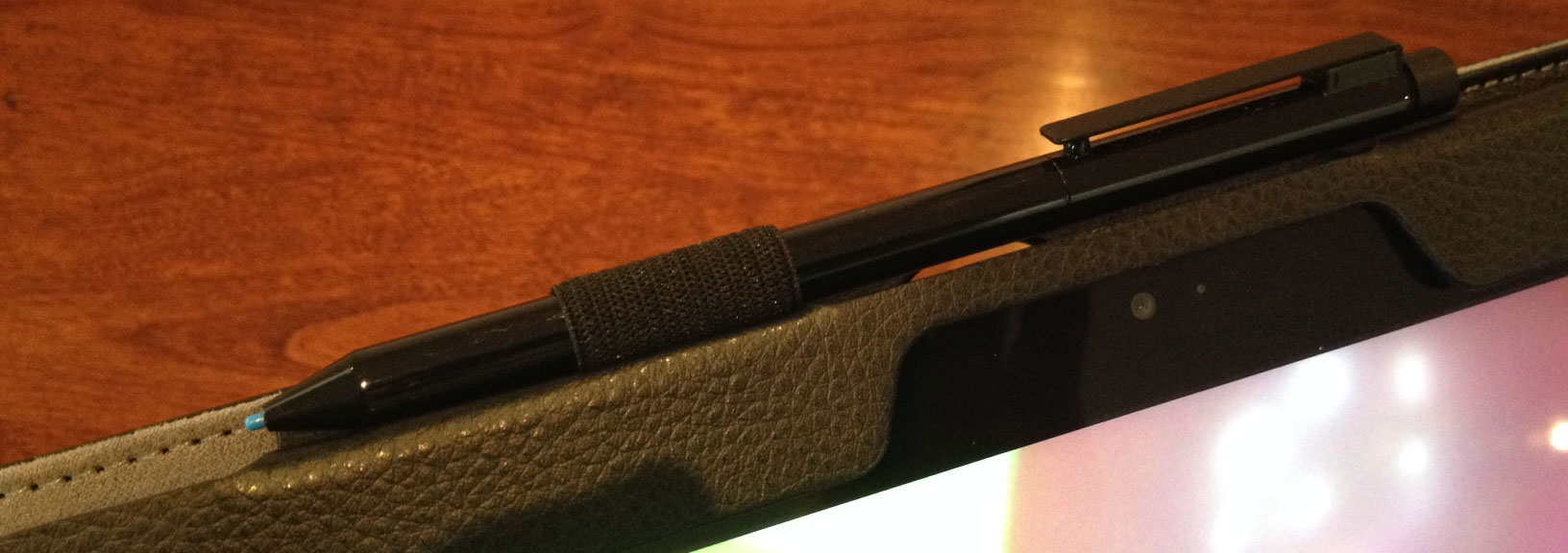 What is bound to be one of the ProKASE's most popular features is the elastic loop at the top of the frame which secures the Surface Pro pen.