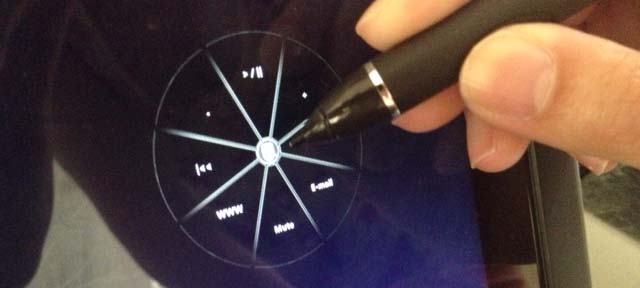 Take my word for it: that white blog in the center of the radial menu is the new right mouse button icon that is visible if you press and hold the pen's button.