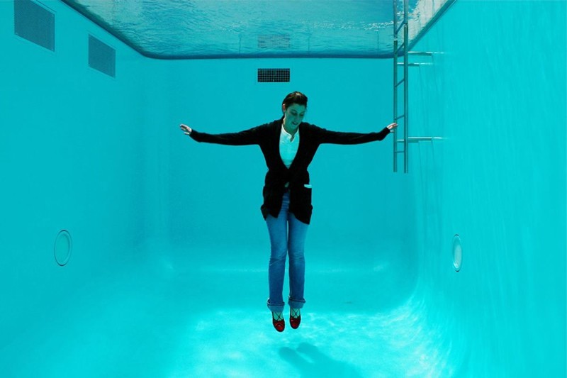 Leandro Erlich via DesignRulz