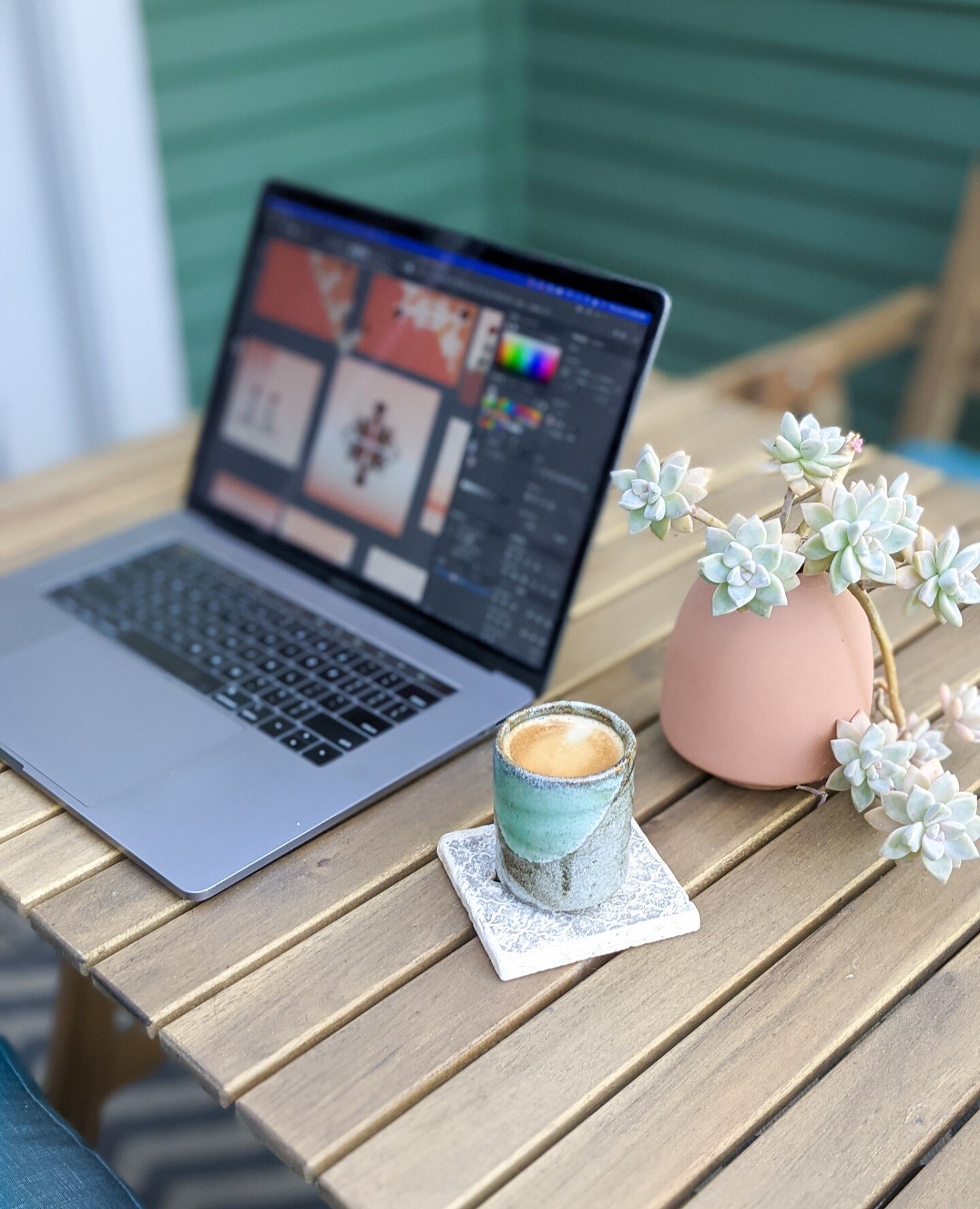 Morning coffee and illustration outside today. ☀️ I'm constantly trying to make the most of the longer daylight hours.