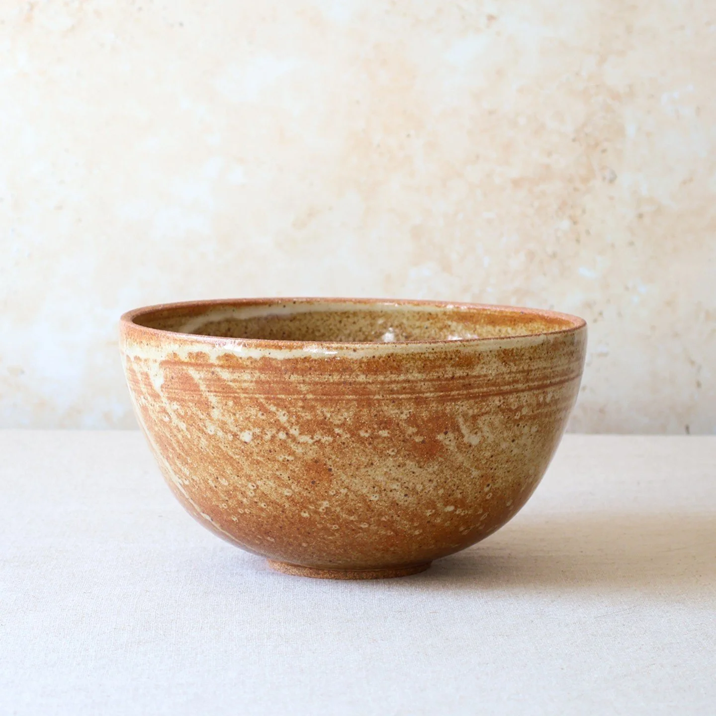 I have a few of these glossy medium-serving bowls available in my shop until tomorrow. LInk in bio!⁠
⁠
⁠
#ceramic #ceramics #tableware #stoneware #dinnerware #homeware #contemporaryceramics #tablesetting #handmadeceramics #clay #pottery #bowl #servin