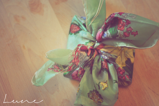 furoshiki+silk+scarf+lune+3.jpg