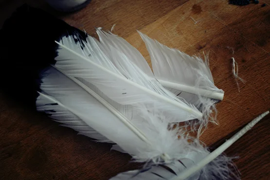 feather+candle+holder+diy+1.jpg