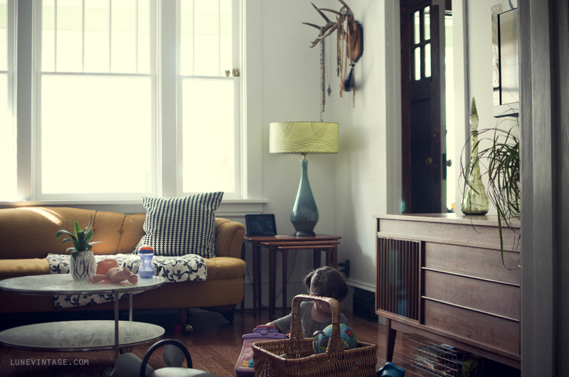 at+home+fall+livingroom+lune+vintage.jpg