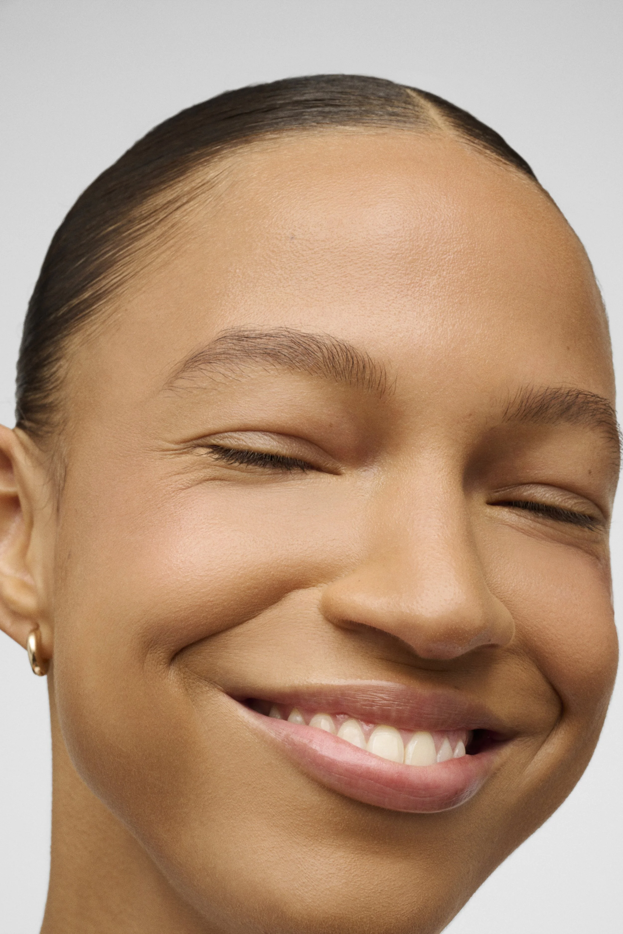 Hydro_Glow_Moisturizer_C932_Morgan_125_V3_Final.jpg