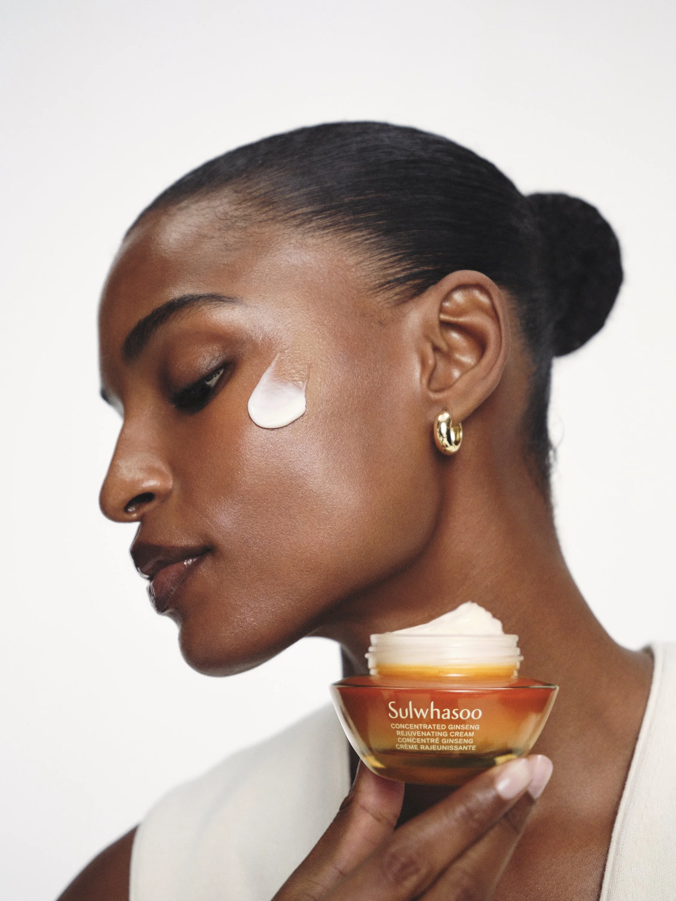 Shot5_CGRCream_Tsheca_3004_v3.jpg