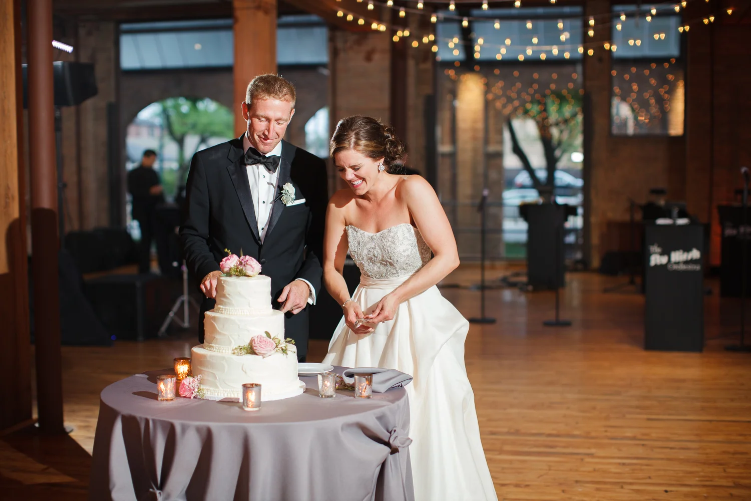 cuttingcake.jpg