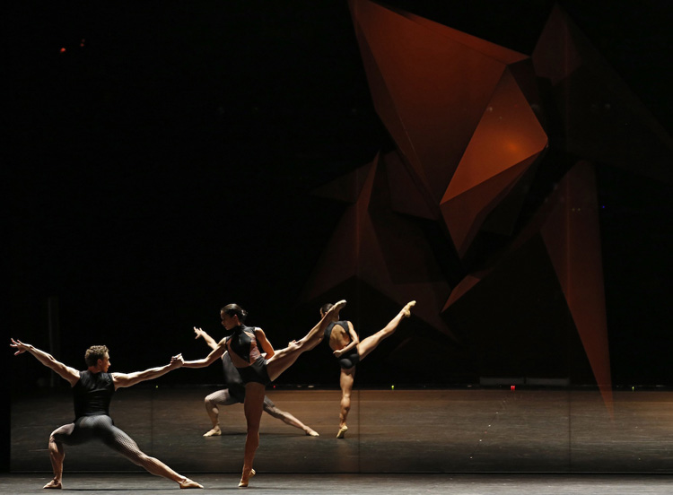 Kevin Jackson and Vivienne Wong of the Australian Ballet performing in Tim Harbour's Squander and Glory (image credit: Jeff Busby)