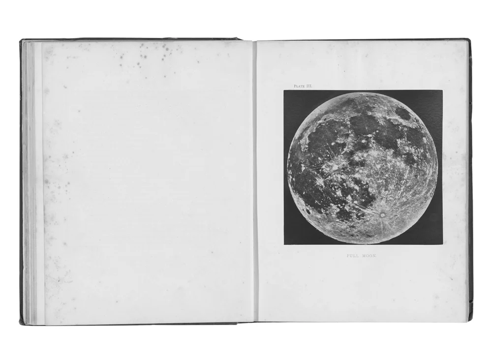 Gracia Haby, Round, circle, dot , 2017, printed zine