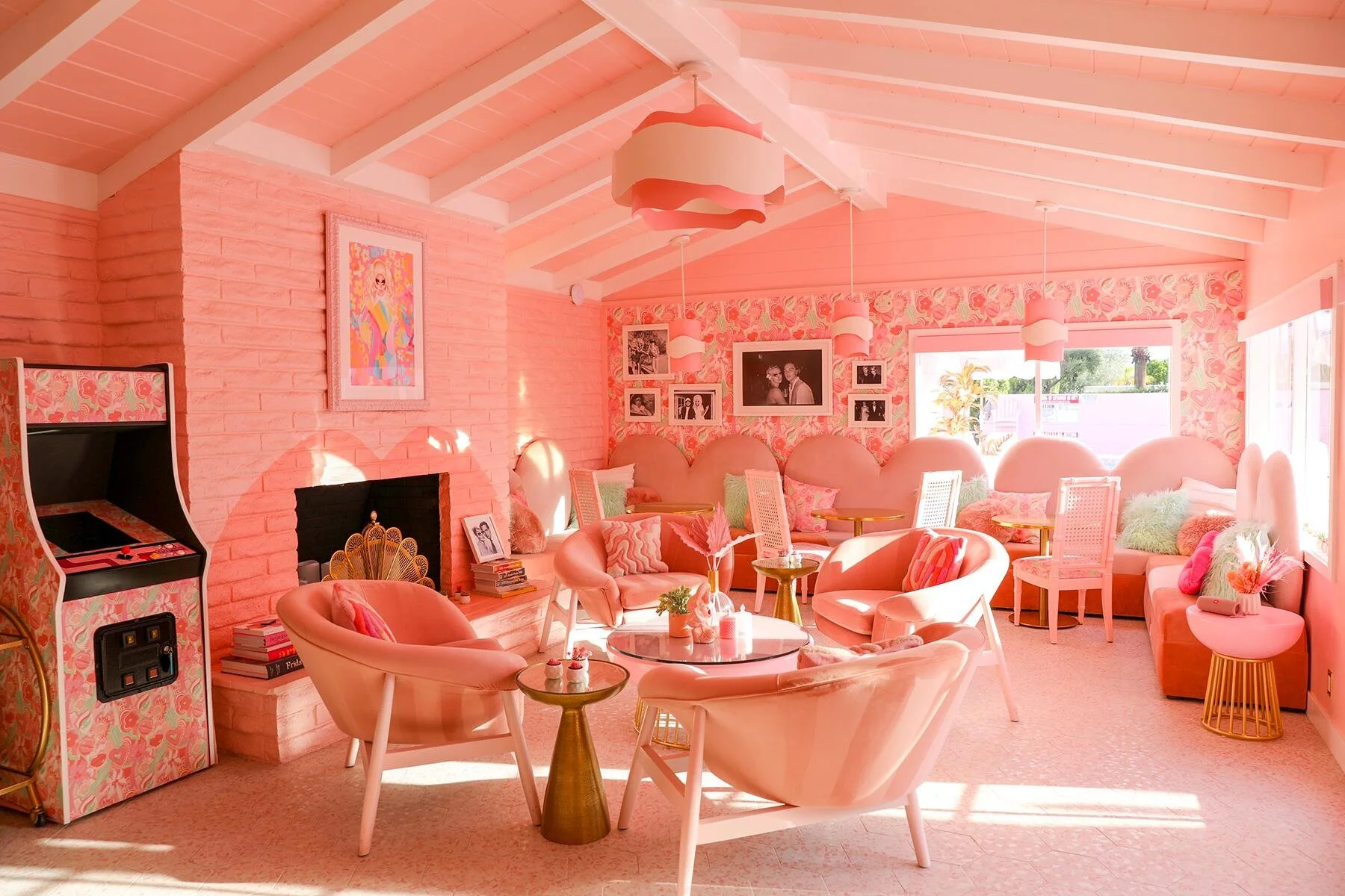 TrixieMotel-LOUNGE.jpg
