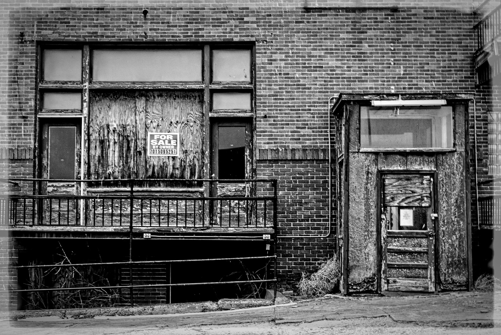 Click on this photograph to view a larger version of it. If you would like to purchase this photograph click the contact link at the left of the page and let me know. 