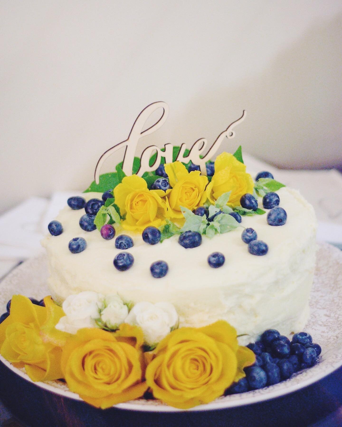 Simply perfect!
.
.
.
We love the simplicity of this cake&mdash; and the contrast of the yellow roses with the blueberries! 💛
&amp;&amp; the cupcakes complimented this design so well&mdash; and did I say YUM!
.
.
.
If you&rsquo;re looking for some I