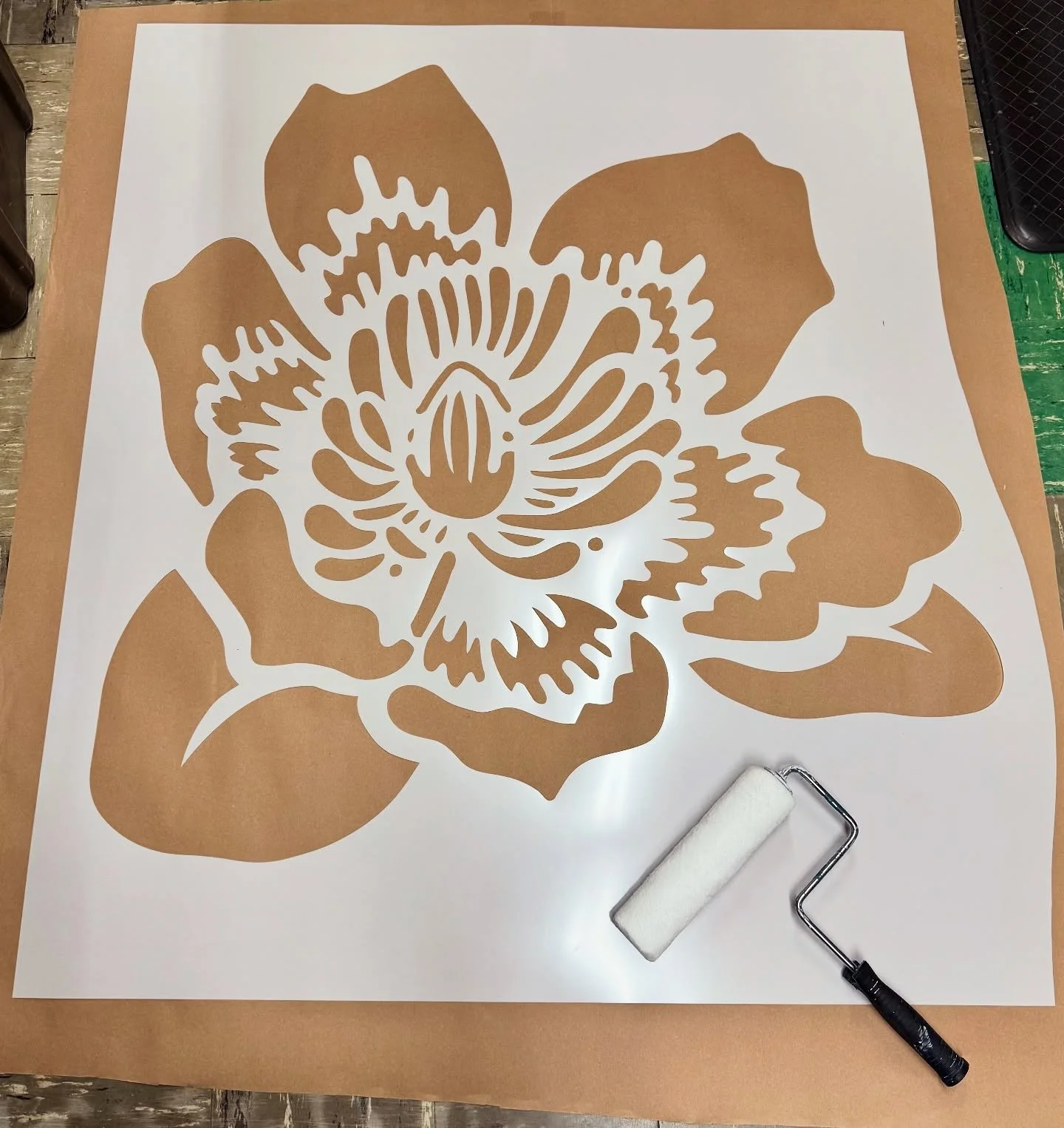 If you know me, you know my favorite tree is the Tulip Poplar. Every spring they drop beautiful tulip-shaped flowers and this stencil is a tribute to that bloom.
.
The Tulip Poplar is tall. Strong. Deeply rooted. And symbolize resilience and growth.
