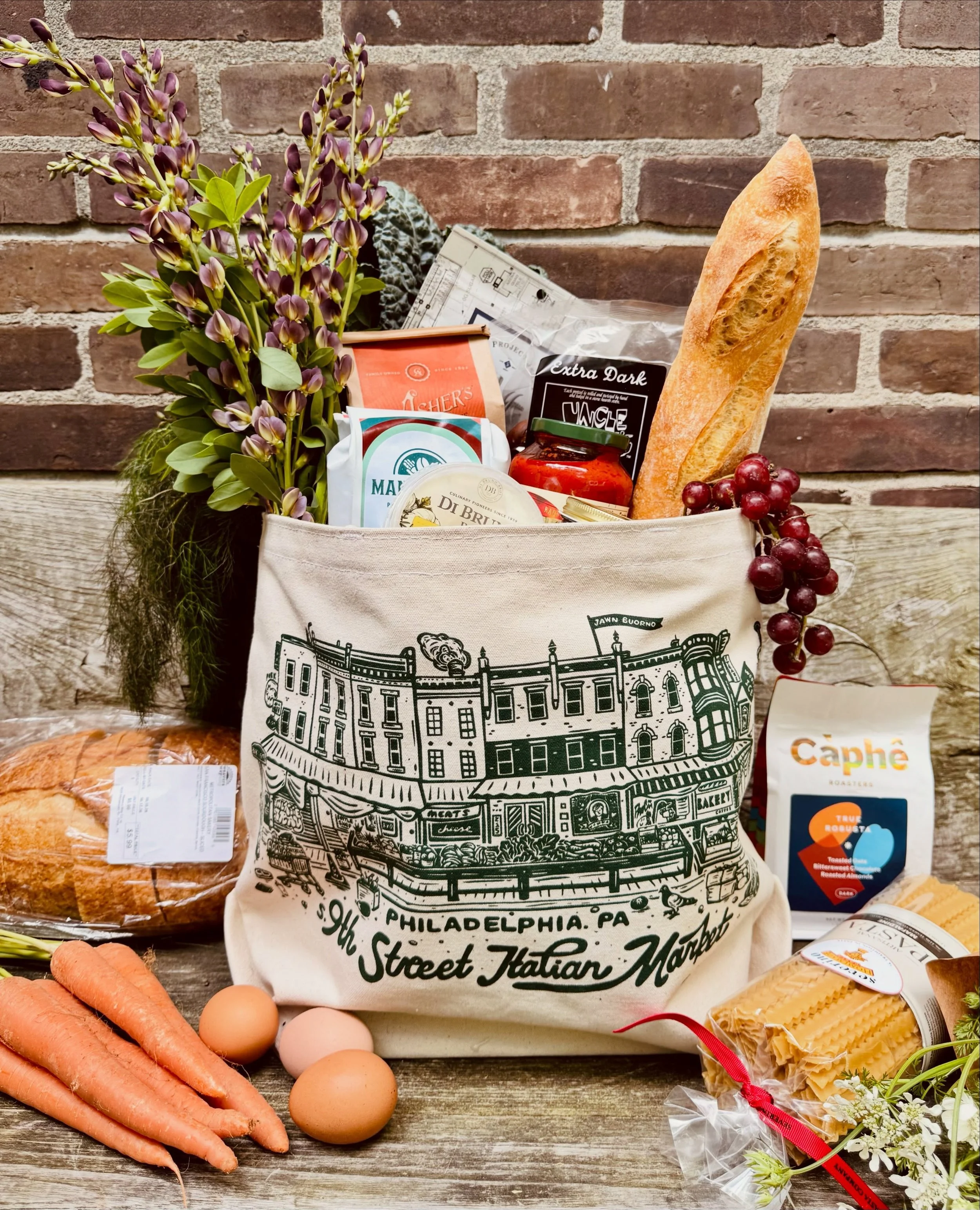 🇮🇹 JAWN BOURNO! 🇮🇹 
New Market Totes available tomorrow at my booth during the Italian Market Festival @italianmarketphilly 
.
Catch me outside at America&rsquo;s oldest open-air market Saturday and Sunday 5/16-17, 10-5!!! Double booth #32-33 in 