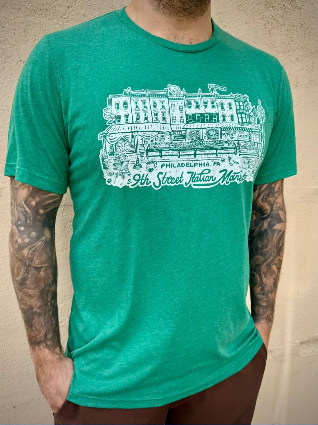 🇮🇹 🔥 GREEN AND RED TEES FOR THE ITALIAN MARKET FESTIVAL HOT OFF THE PRESS 🔥 🇮🇹 
.
Inspired by the beautiful chaos of S. 9th Street. Wear it to the market, the stadium, or while loudly debating who makes the best cheesesteak in the city.
.
@ital