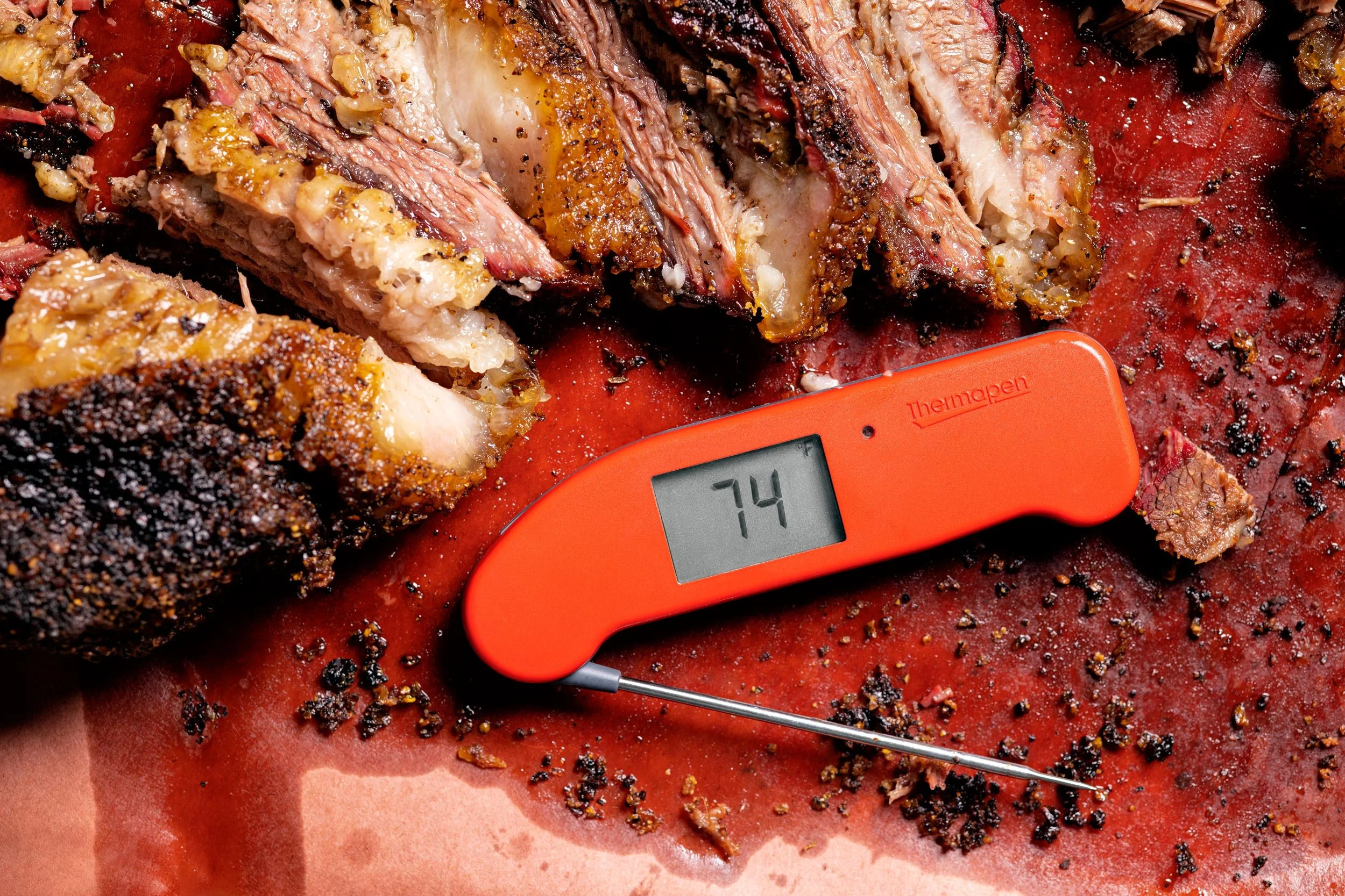 06_Brisket-Poutine_Signals_Smoke_Chef-Alarm_Thermapen-ONE_In-Use_393_compressed.jpg