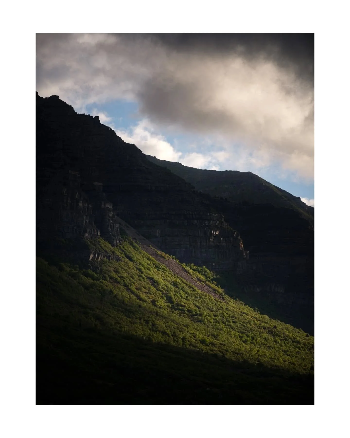 Morning commute, mid-May edition. 

#landscapephotography #morning #commute #utahlandscapes #utah #photoftheday