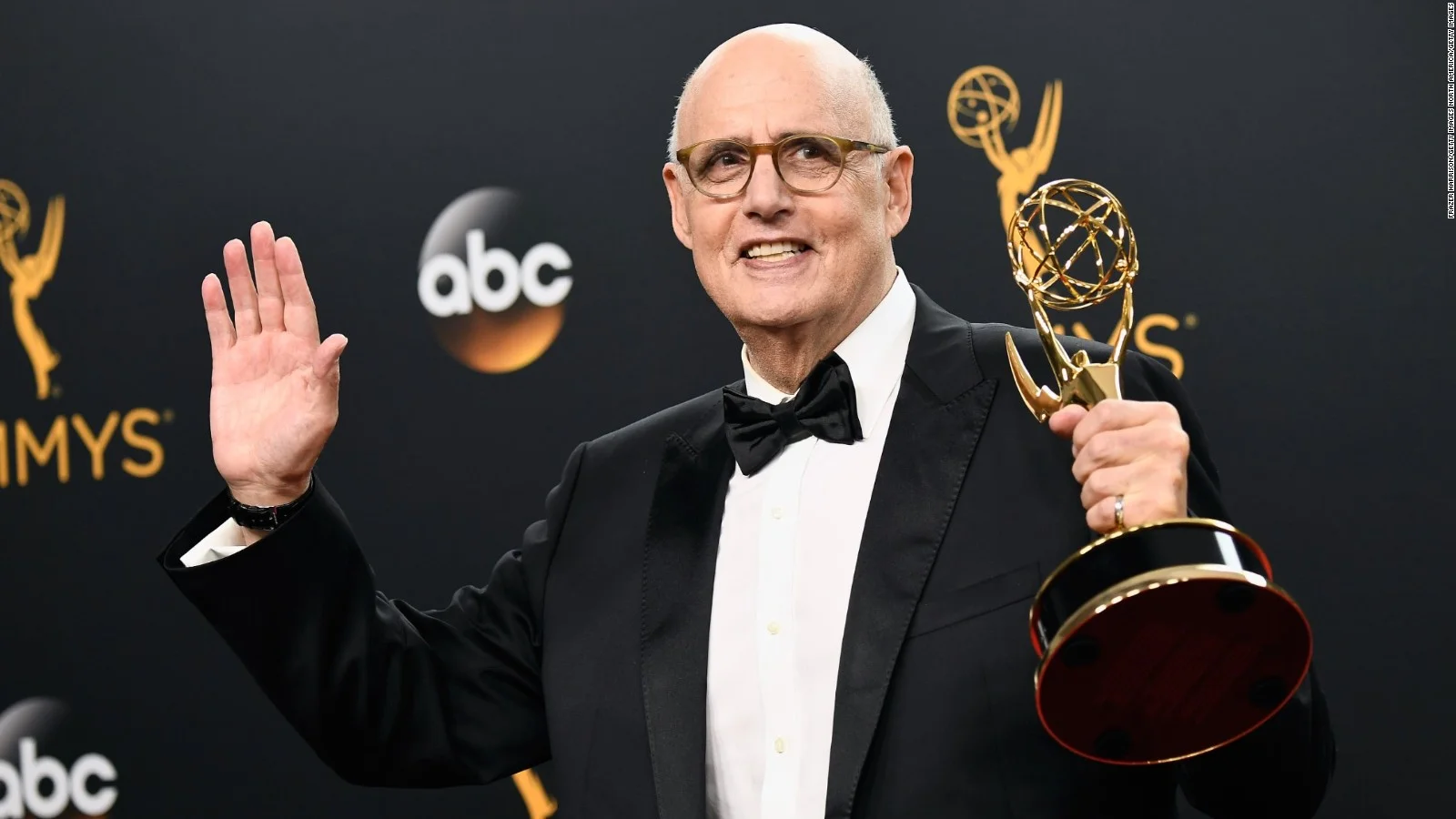 160919114916-jeffrey-tambor-emmys-full-169.jpg