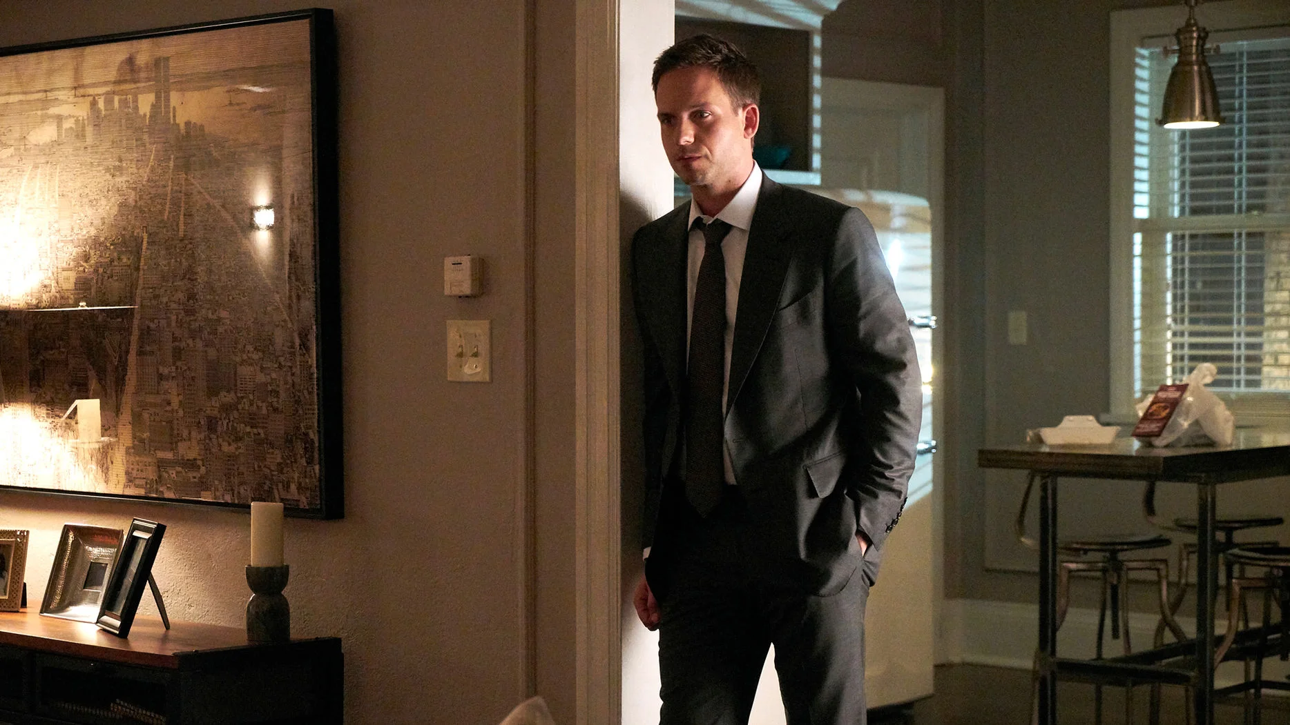 suits_s7_e5_mike_01_1920x1080.jpg