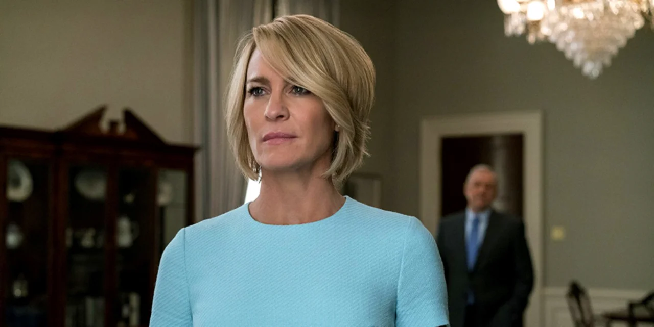 robin-wright-house-of-cards-season-5-finale-netflix-fb-20019395-1280x0.jpg