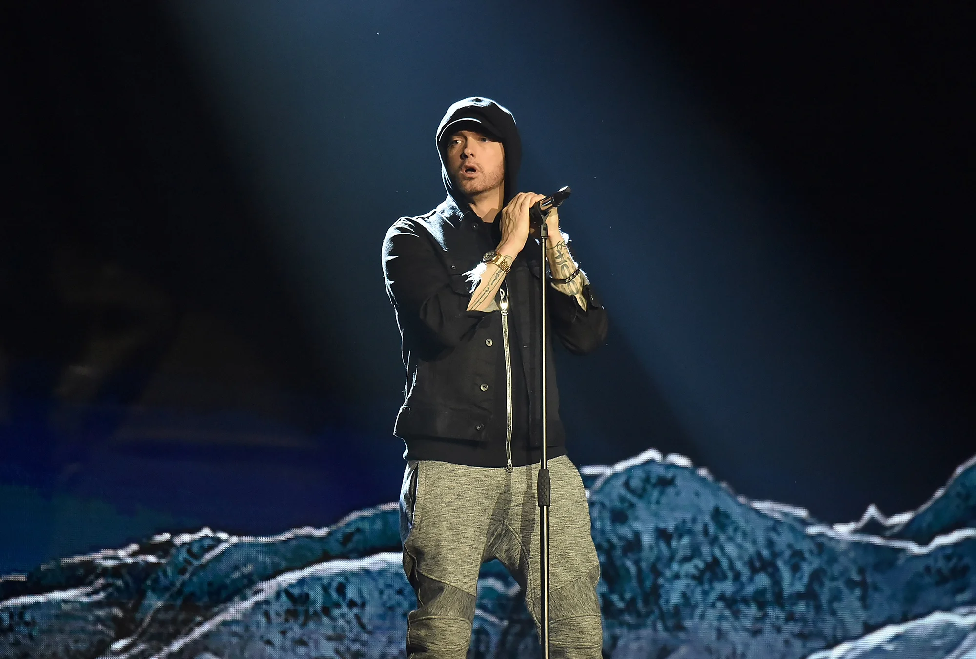 eminem-performs-venom-on-top-of-empire-state-building.jpg