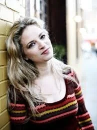 Amanda Yesnowitz headshot.jpeg