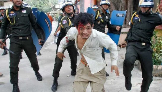 1-sl-garment-factory-protest-turns-violent.jpg