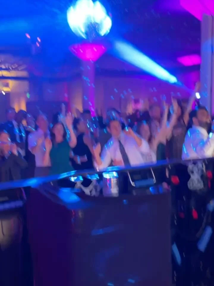 Last weekends wedding of B&amp;A was like no other!  Between @nateguinto live on the violin, 2 giant LED walls, a 4&rsquo; mirror ball, a pickle wall, and so much more, the production value was off the charts. 

Thanks to my dream team @rhenan_v_m &a