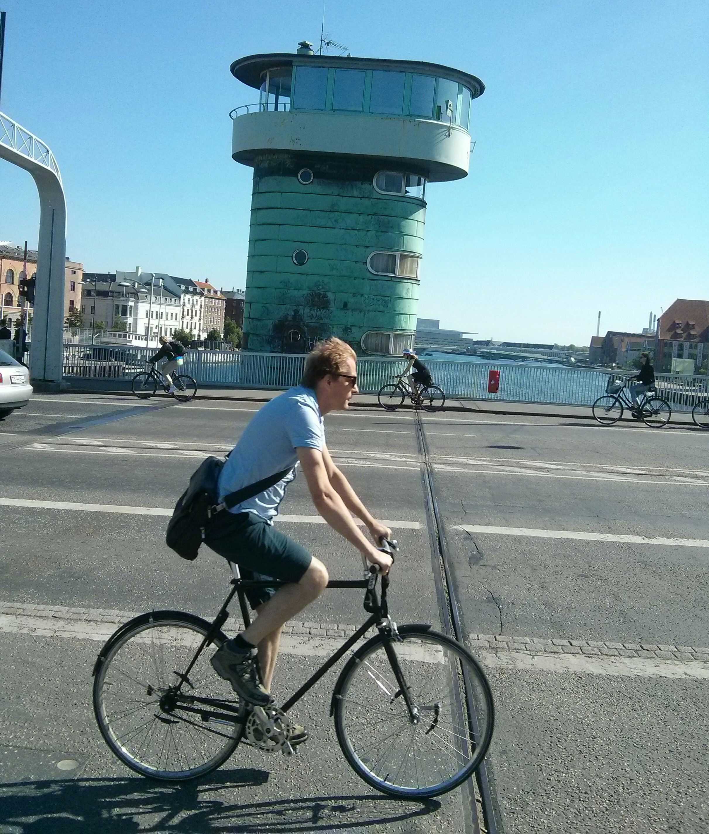 crossing knibbelsbro ( possible somebody lives in the house )
