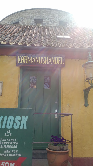 the local inn , 6 rooms only, we were lucky we made reservation long time ago, rooms very nice.