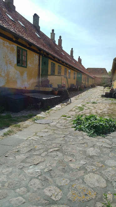 very well kept streets, only a few streets though.