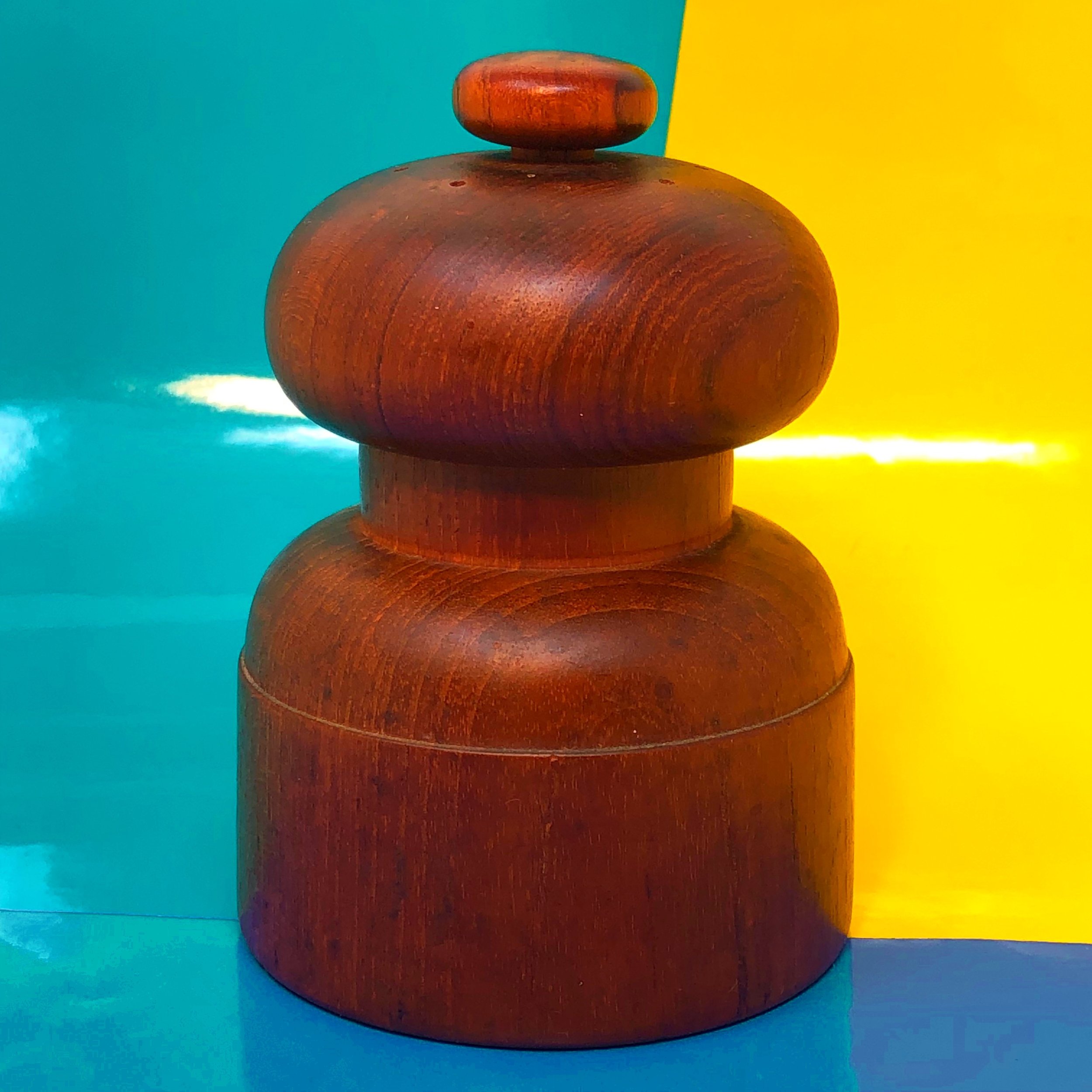 VINTAGE DANSK SALT SHAKER AND PEPPER MILL IN ONE. TEAK