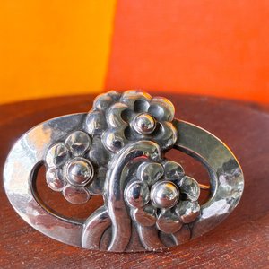 ジョージジェンセン   ブローチ #138 vintage georg jensen brooch # 138 with coral sterling silver