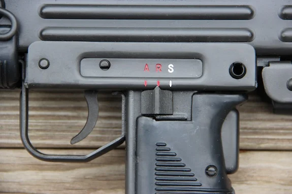 11-4951 VECTOR FULL SIZED UZI