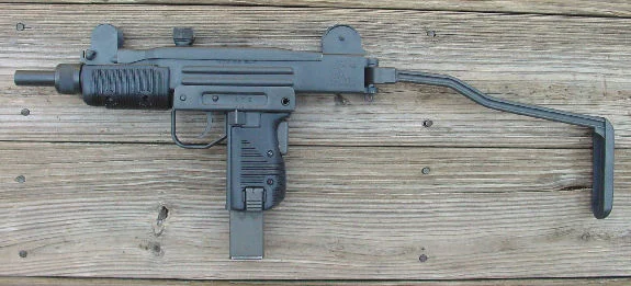 MINI UZI 9mm SUBMACHINE GUN