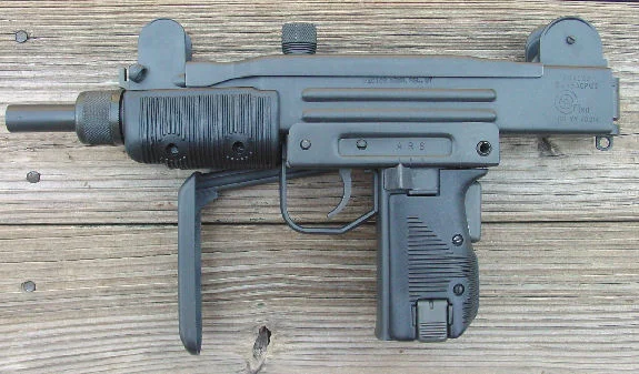 MINI UZI 9mm SUBMACHINE GUN