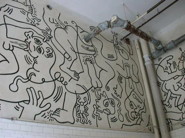 ... some subway & black & white Keith Haring