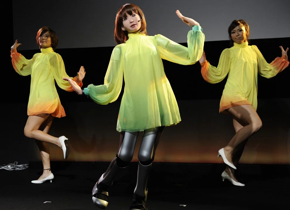 The Singularity <<< the foreground to a new project