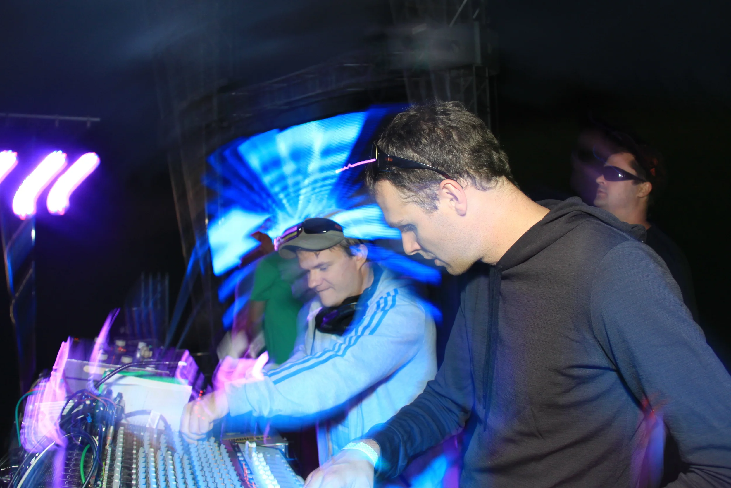 WAKEdUP = Alex Discombe Photography <<< shots of the day