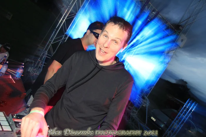 WAKEdUP = Alex Discombe Photography <<< shots of the day